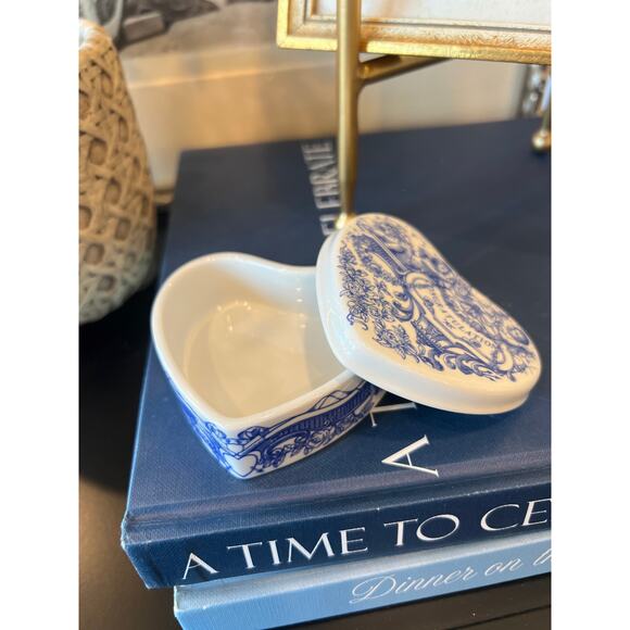 Spode Mementos Blue & White Heart Trinket Box | Congratulations‎ Gift - Picture 1 of 4